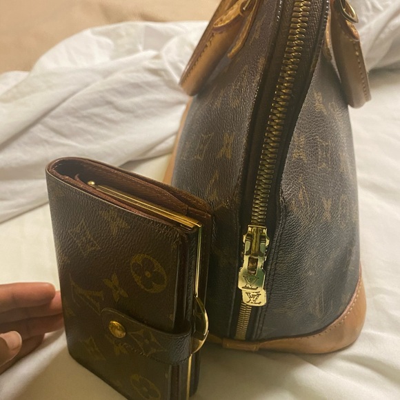 Authentic Louis Vuitton Alma Pm size & wallet, key holder - Picture 10 of 12